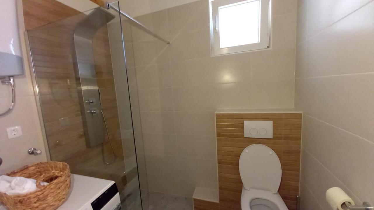 Seaview Suites Ondina Komiza Bagian luar foto