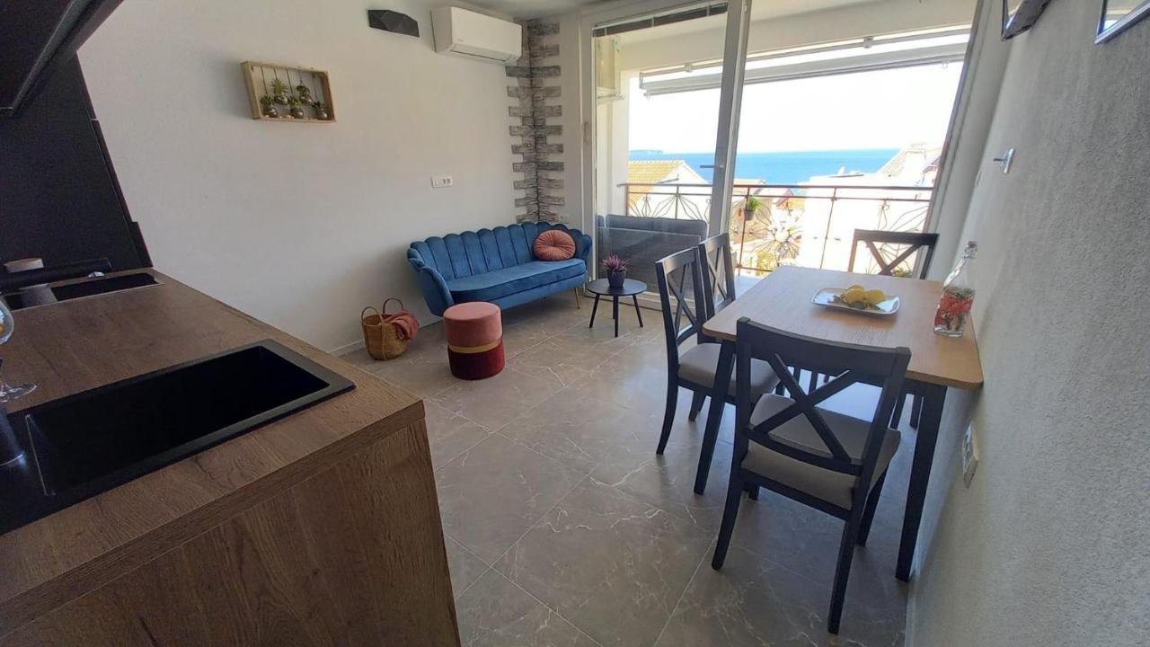 Seaview Suites Ondina Komiza Bagian luar foto